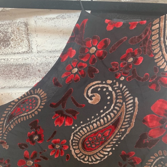 High Neck spaghetti strap velvet paisley top - Picture 3 of 3